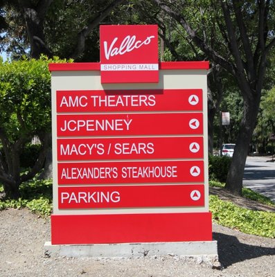 Chiêm ngưỡng trung tâm thương mại 116 triệu USD của ông Trầm Bê