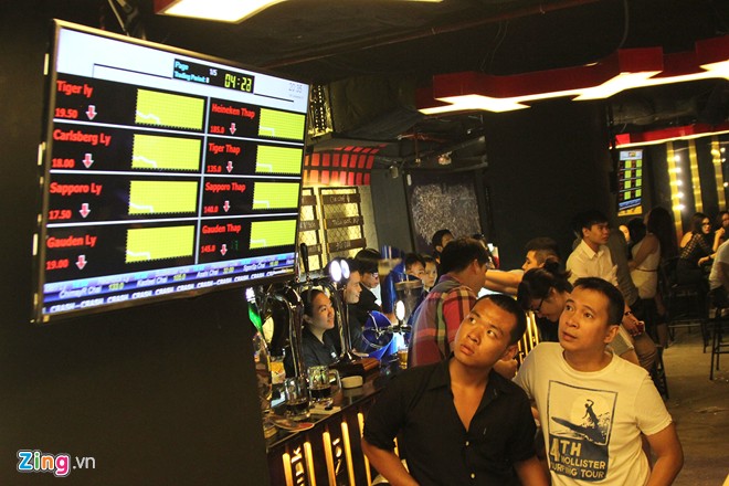 Chợ giao dịch bia độc đáo nhất Việt Nam hút dân nhậu Sài Gòn