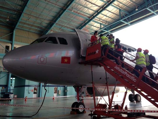 Cận cảnh siêu máy bay cánh cong Airbus mới cập bến Việt Nam