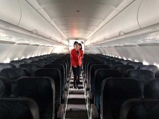 Cận cảnh siêu máy bay cánh cong Airbus mới cập bến Việt Nam