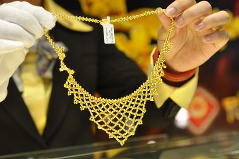 Giá vàng ngày 13/12: Vàng trong nước tăng ngược chiều thế giới Giá vàng ngày 13/12: Vàng trong nước tăng ngược chiều thế giới