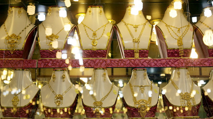 Giá vàng ngày 4/12: Chốt phiên cuối ngày, vàng lại giảm