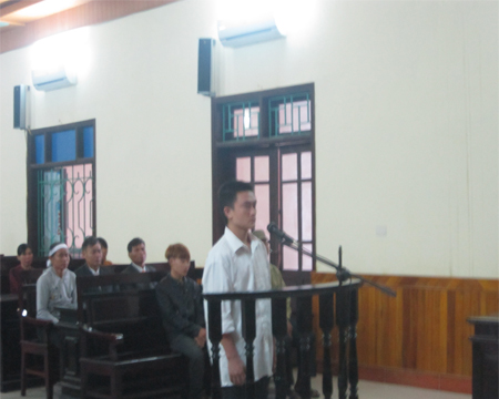 Vì bao thuốc lá, thanh niên đâm chết bạn nhậu