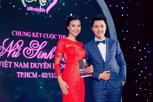 Thầy giáo hot boy mượn áo của bố trong lần đầu tiên đi dạy Thầy giáo hot boy mượn áo của bố trong lần đầu tiên đi dạy