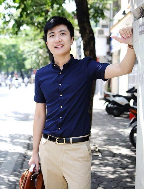 Thầy giáo hot boy mượn áo của bố trong lần đầu tiên đi dạy Thầy giáo hot boy mượn áo của bố trong lần đầu tiên đi dạy