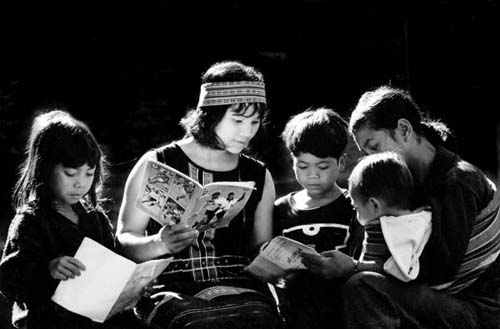 Truyện ngắn cho báo tường 20/11 cực hay và ý nghĩa Truyện ngắn cho báo tường 20/11 cực hay và ý nghĩa