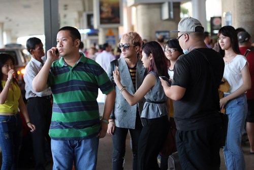 Sơn Tùng M-TP bất ngờ về nước giữa Sơn Tùng M-TP bất ngờ về nước giữa