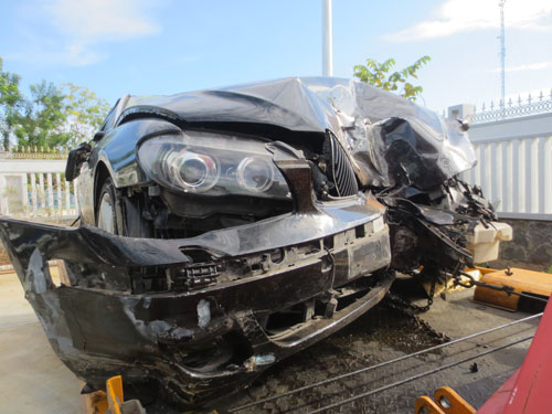 Bị ô tô BMW tông trực diện, 2 dân quân xã tử vong