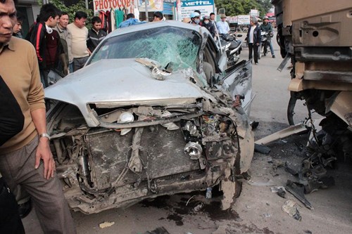 Lái xe container gây tai nạn kinh hoàng trên Quốc lộ 5 ra đầu thú