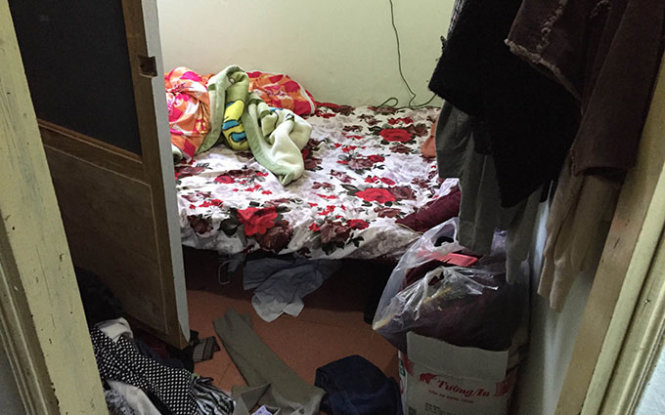 Một phụ nữ chết bất thường trong tư thế quỳ gối tại phòng ngủ