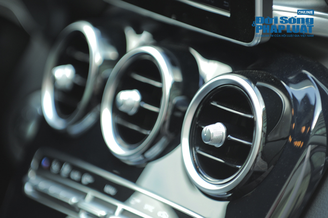 Chi 1,4 tỷ đồng bạn nhận gì từ Mercedes-Benz C200 mới?