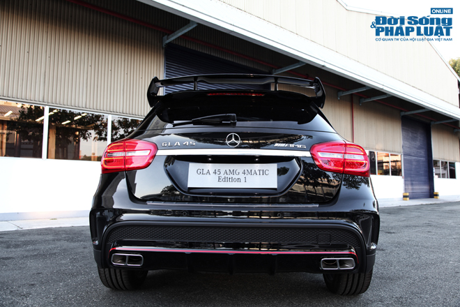 Phiên bản cao cấp Mercedes GLA45 AMG 4MATIC có gì?