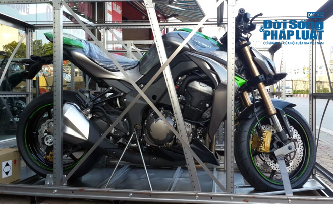 “Ông hoàng” Kawasaki Z1000 2014 về Hà Nội