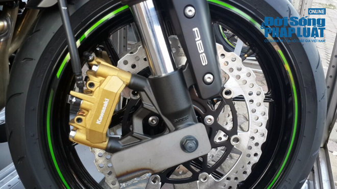 “Ông hoàng” Kawasaki Z1000 2014 về Hà Nội