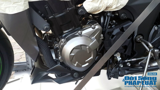 “Ông hoàng” Kawasaki Z1000 2014 về Hà Nội