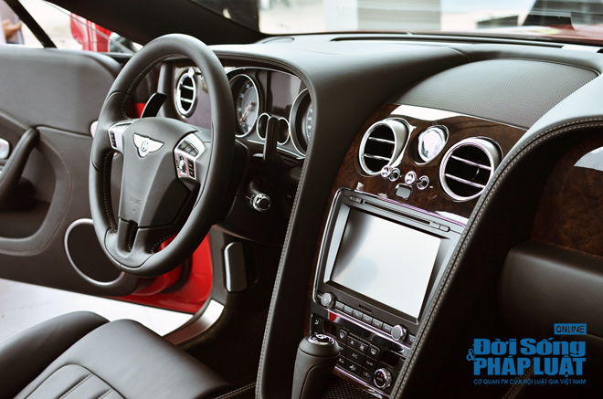 Bentley -continental-bentley-GTC-bentley-Ha-noi-7