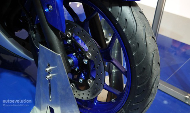 yamaha-yzf-r3-sportbike-4