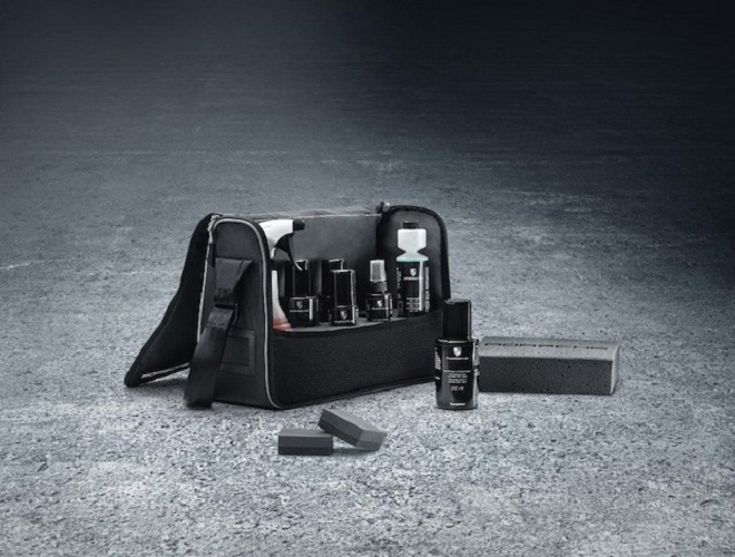 Porsche mang dịch vụ làm đẹp xe về Việt Nam ngày cuối năm