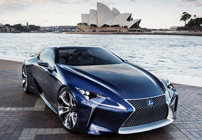 Lexus đang bị bỏ xa trong cuộc đua với người Đức