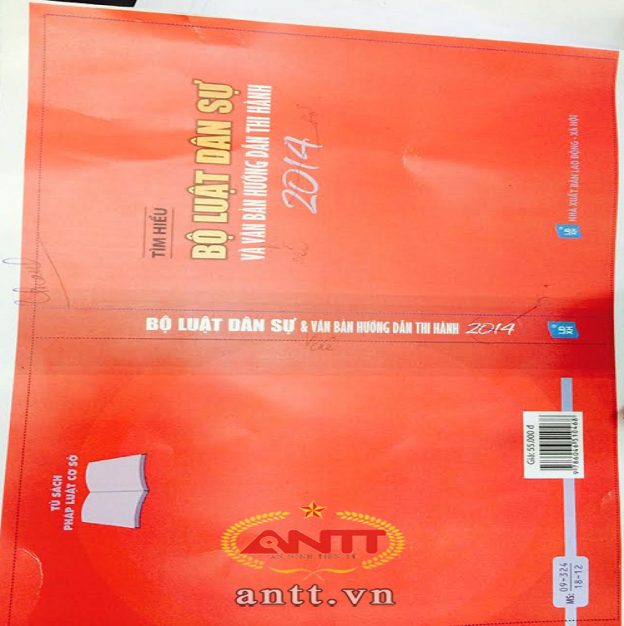 Xuất hiện bìa sách nguyên mẫu không có diễn viên Công Lý