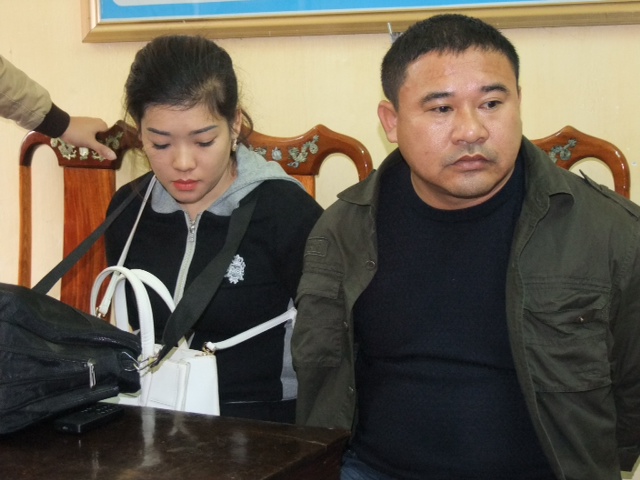 Bắt nóng cặp đôi đang giao dịch 2kg ma túy đá