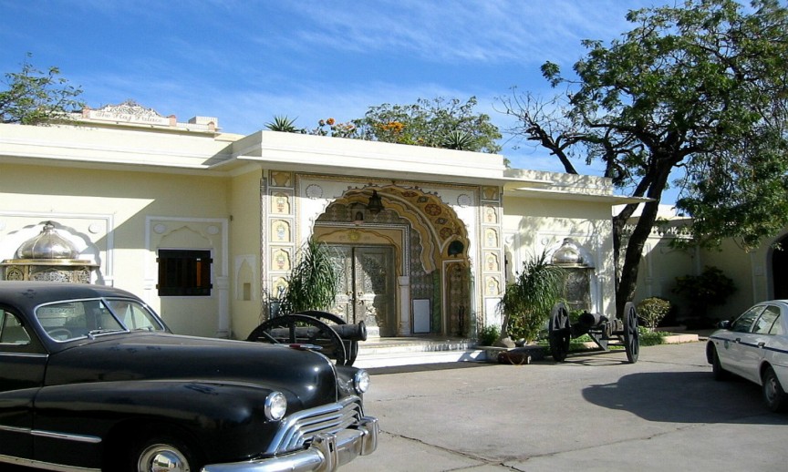 Đại gia chi 83.000 USD một đêm để ngủ khách sạn siêu sang