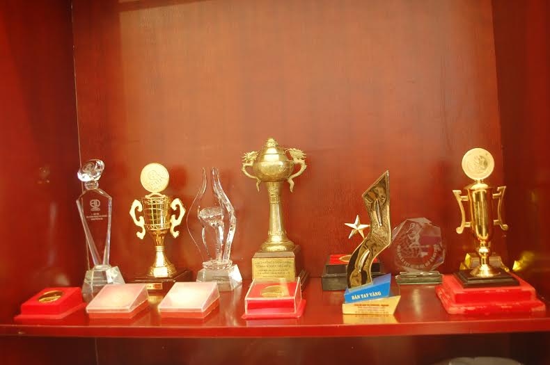 Veston Hồng Ngọc – Thương hiệu của hai thế kỉ