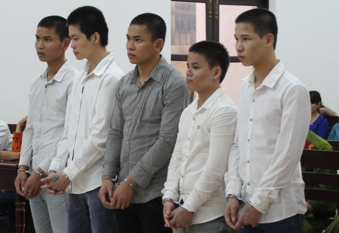 Rủ bạn giết người, đốt xác trả thù cho cha