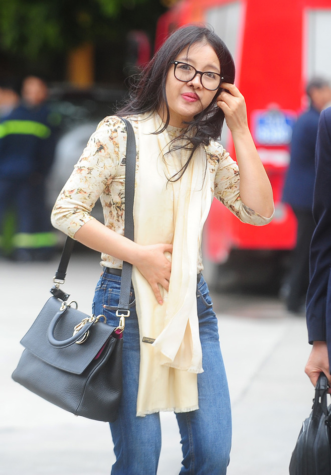 Vợ Bầu Kiên luôn thu hút sự chú ý ở phiên tòa xử chồng