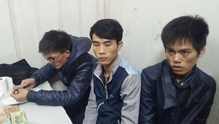 “Đụng” 141, nam thanh niên nuốt hồng phiến vào bụng