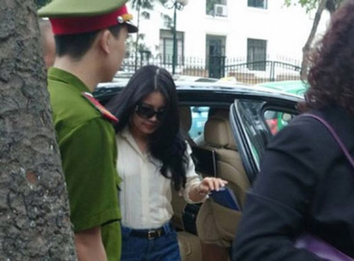 Hình ảnh người phụ nữ mà “bầu” Kiên “cấm” ai động đến