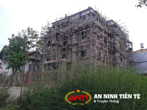 Nữ đại gia buôn chuối xây biệt thự khủng bên sông Hồng