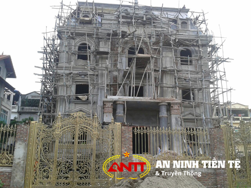 Nữ đại gia buôn chuối xây biệt thự khủng bên sông Hồng