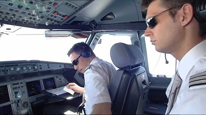 may-bay-roi-o-phap-nguyen-nhan-co-the-do-phi-cong-2