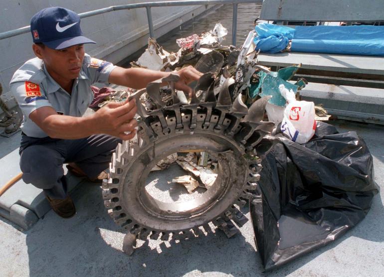 nhung-vu-tu-tu-cua-phi-cong-1