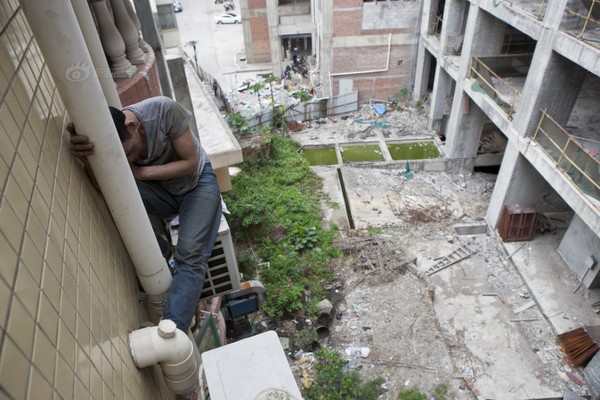 ten-trom-co-thu-tren-dieu-hoa-suot-40-tieng-1