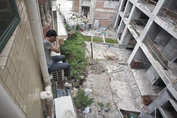 ten-trom-co-thu-tren-dieu-hoa-suot-40-tieng-2