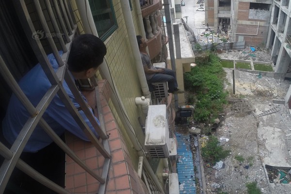 ten-trom-co-thu-tren-dieu-hoa-suot-40-tieng-4