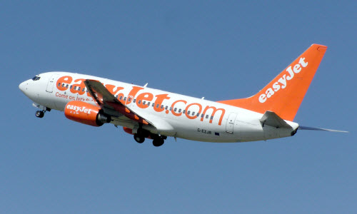 may-bay-anh-ha-canh-khan-cap