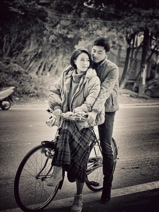 Tin tức giải trí mới nhất ngày 5/2/2021 Hoàng Thùy Linh khoe đường