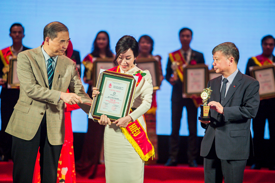 Hathor Group , CEO Nguyễn Thị Ánh : 'Tôi muốn doanh nghiệp của mình sẽ trở thành thương hiệu số 1 trong ngành mỹ phẩm Việt Nam' - Ảnh 2