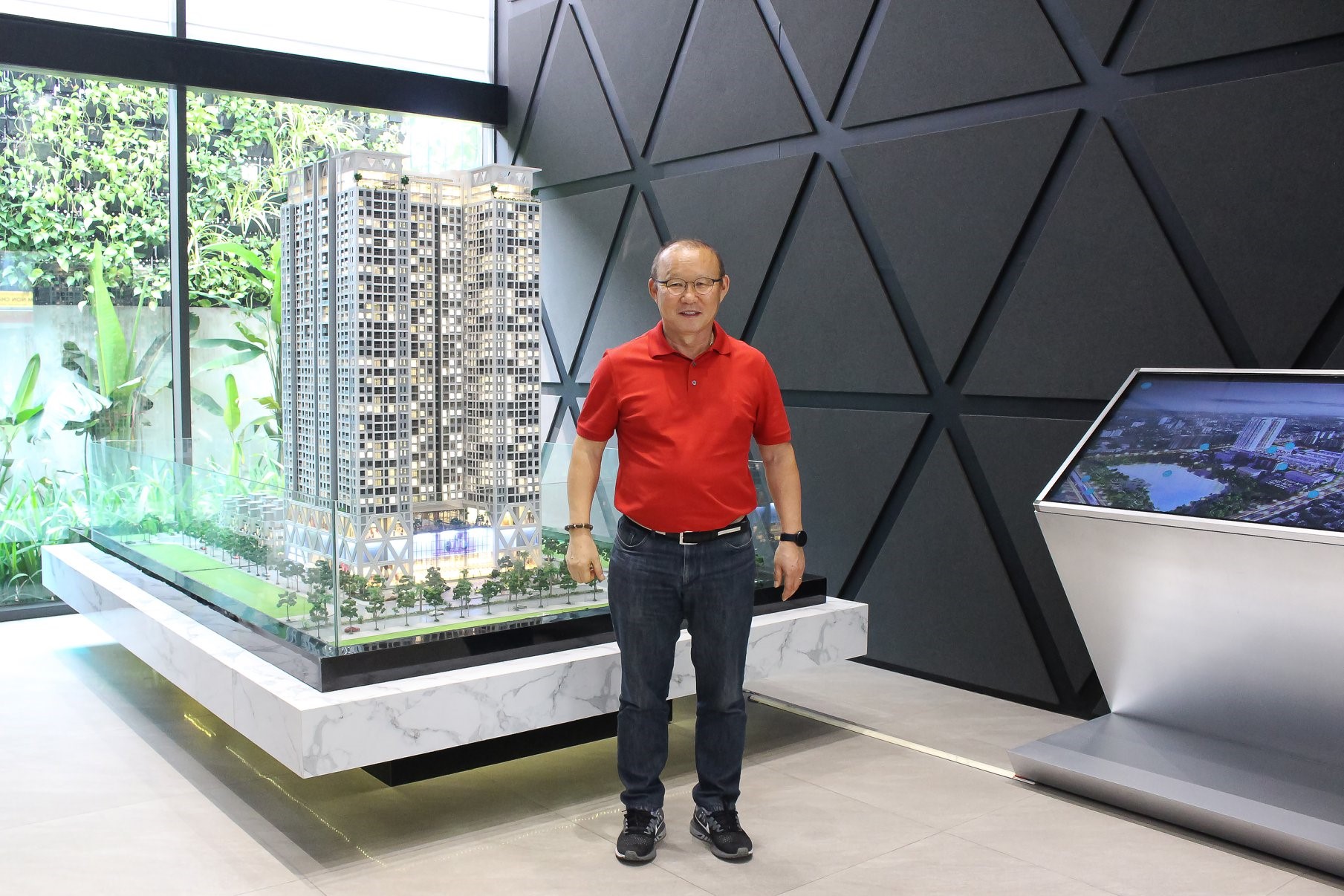 Mái ấm sau ánh hào quang của người nổi tiếng - 1