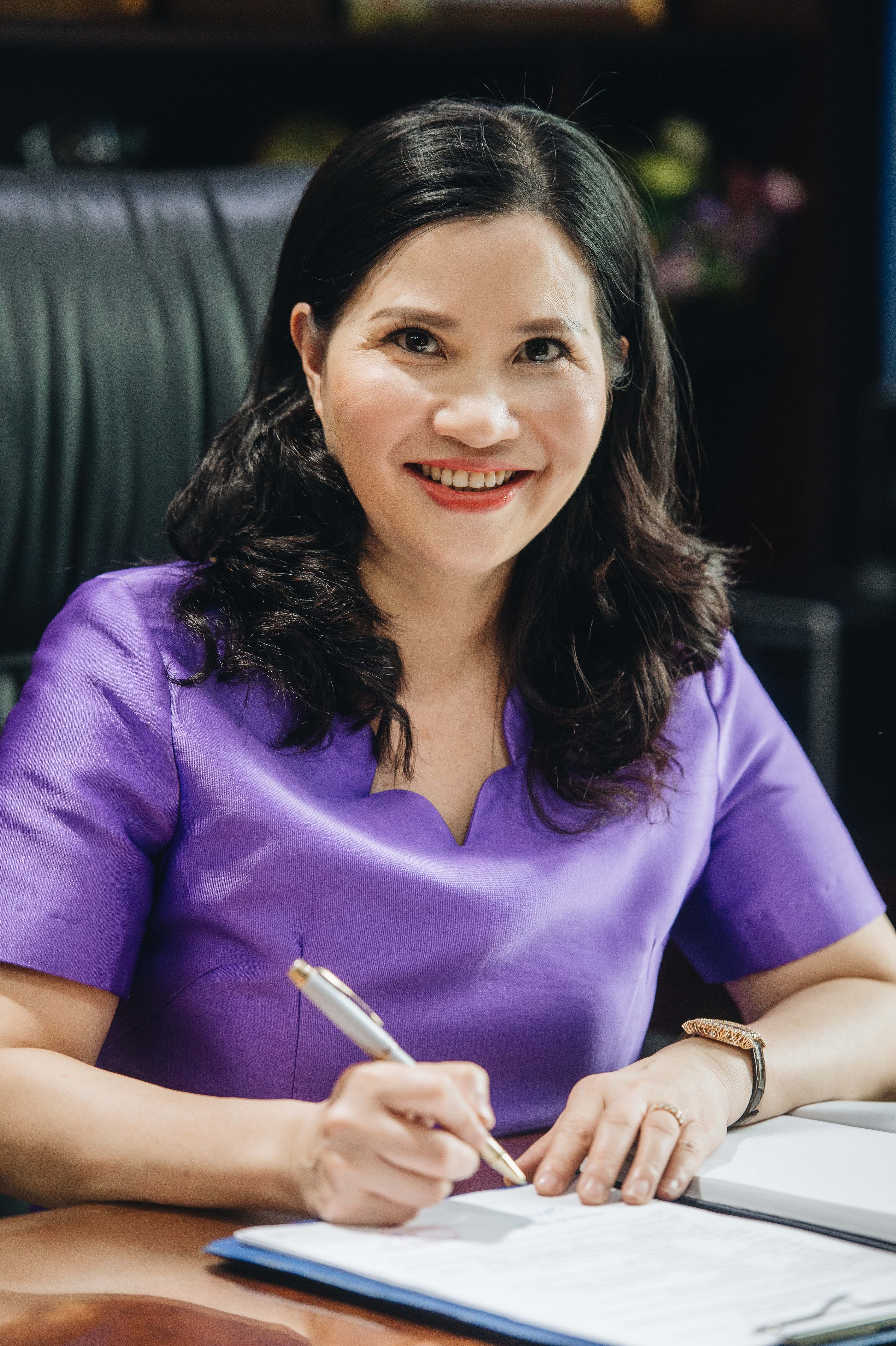 CEO Dược phẩm Tâm Bình: 'Nếu thất nghiệp tôi sẽ làm thợ may' - Ảnh 1