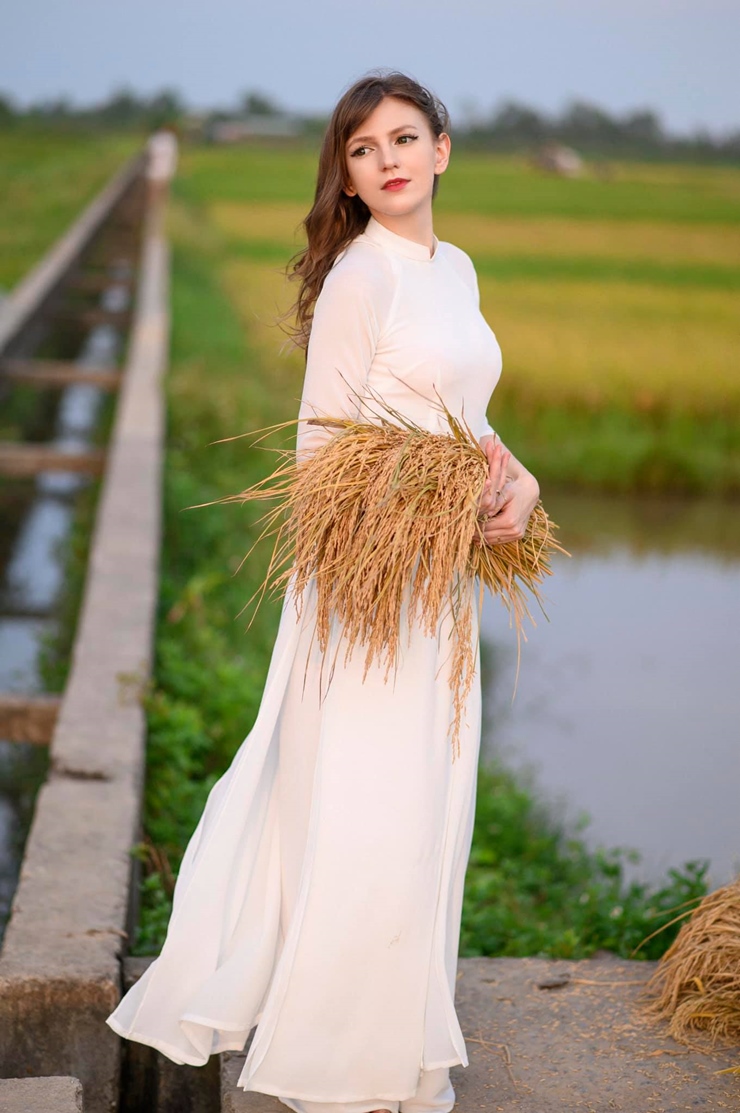 ba xa bui tien dung gay sot vi nhan sac xinh dep 5 ba xa bui tien dung gay sot vi nhan sac xinh dep 5