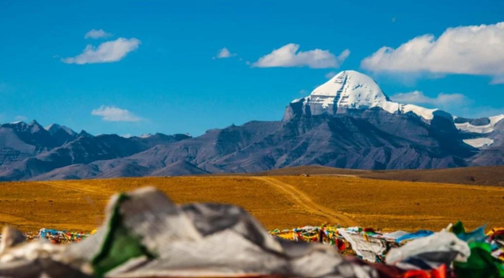 bi an ve ngon nui thieng kailash noi du khach chi duoc hanh huong quanh chan nui4 bi an ve ngon nui thieng kailash noi du khach chi duoc hanh huong quanh chan nui4