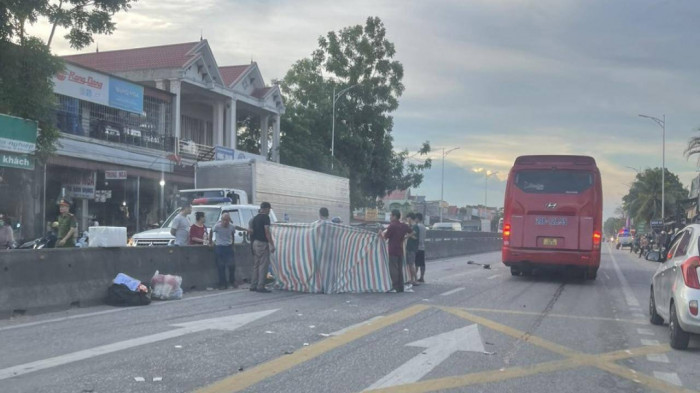 tin tuc tai nan giao thong moi nhat ngay 4 7 2023 tai nan trong dem tren ql6 o to con bep dum sau va cham voi xe dau keo 1 tin tuc tai nan giao thong moi nhat ngay 4 7 2023 tai nan trong dem tren ql6 o to con bep dum sau va cham voi xe dau keo 1