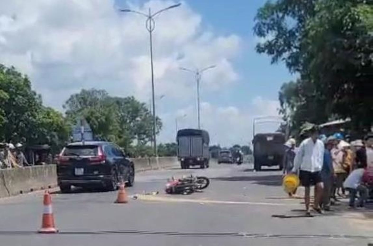 tin tuc tai nan giao thong moi nhat ngay 11 7 2023 tau hoa va cham o to mot nguoi tu vong 4 nguoi bi thuong 2 tin tuc tai nan giao thong moi nhat ngay 11 7 2023 tau hoa va cham o to mot nguoi tu vong 4 nguoi bi thuong 2