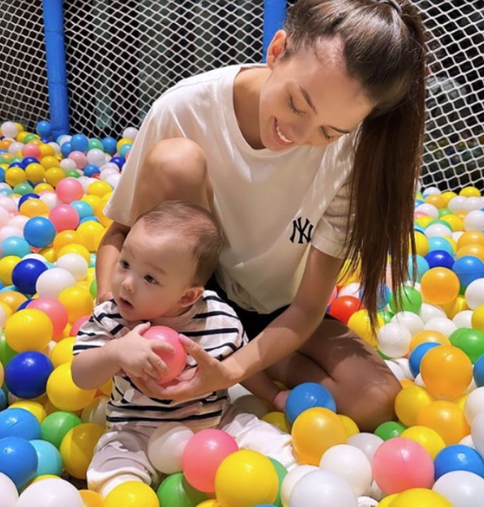 nhan sac cua vo mau tay cua bui tien dung mat moc o nha van xinh het nac 5