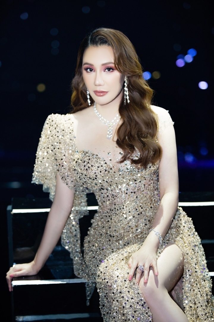 ho quynh huong len tieng sau khi bi soi ve nhan sac khac la 3 ho quynh huong len tieng sau khi bi soi ve nhan sac khac la 3
