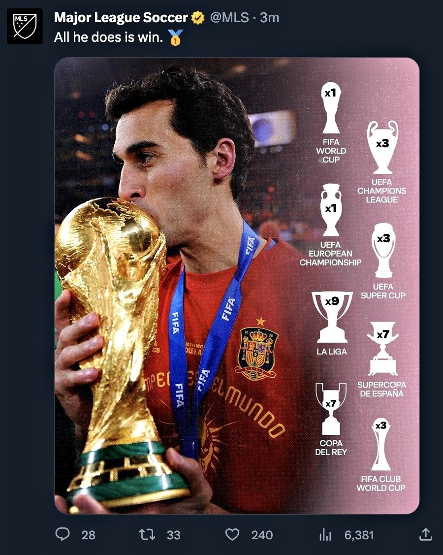 hy huu mls dang nham anh cua tien ve sergio busquets trong le ra mat inter miami 2 hy huu mls dang nham anh cua tien ve sergio busquets trong le ra mat inter miami 2